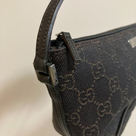 ⭐️ Authentic⭐️  Gucci GG Monogram Dark Brown Canvas & Leather Pochette Bag - Picture 7 of 10